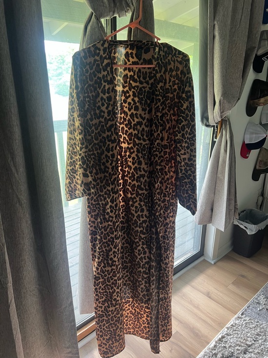 Fashion Nova Other - Fashion Nova Leopard Print Satin Robe in Brown and Black